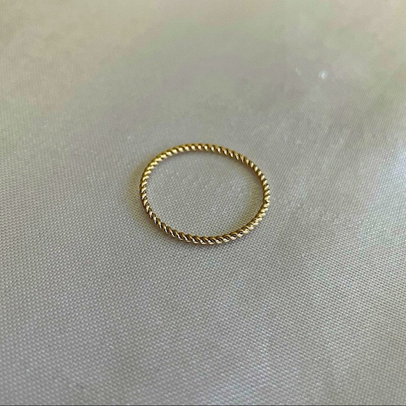14K Gold Filled Twisted Band Ring - Picture 2 of 4